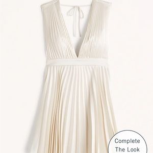 BNWT Abercrombie Plunge Pleated Mini Dress